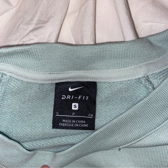 Nike Sage Green Cropped Sweatshirt - Picture 4 of 6